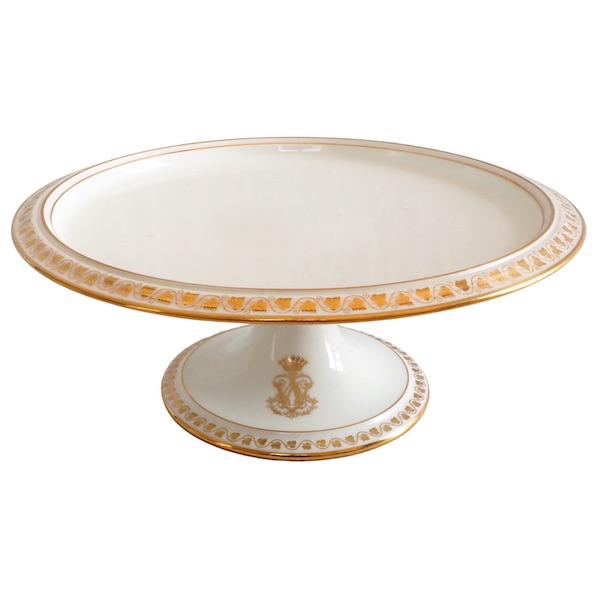 Sevres porcelain : serving dish, crown of Count - service des Princes