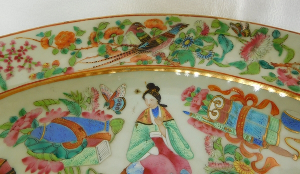 Large Canton porcelain dish, China, 19th century - 40cm x 33cm