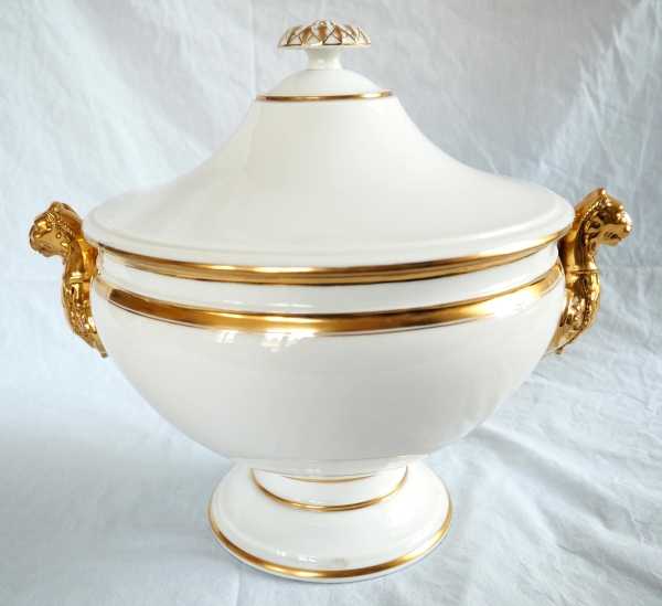 Nast : Empire Paris porcelain soup tureen enhanced with fine gold - early 19th century
