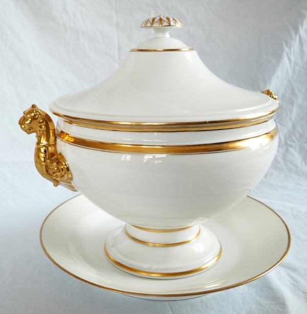 Nast : Empire Paris porcelain soup tureen enhanced with fine gold - early 19th century