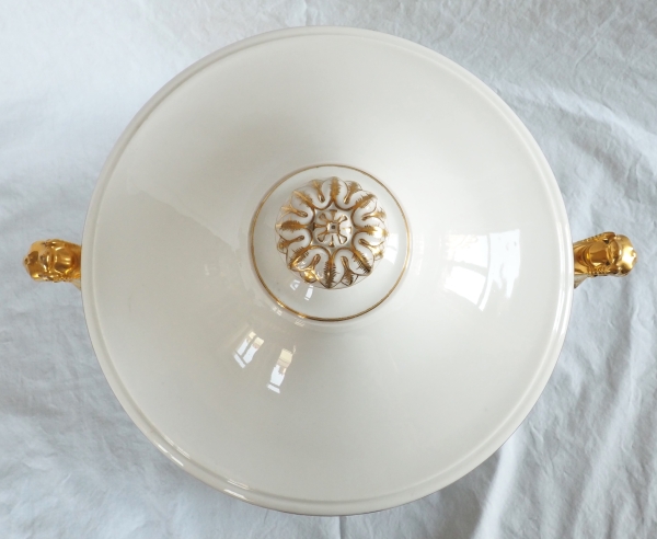 Nast : Empire Paris porcelain soup tureen enhanced with fine gold - early 19th century