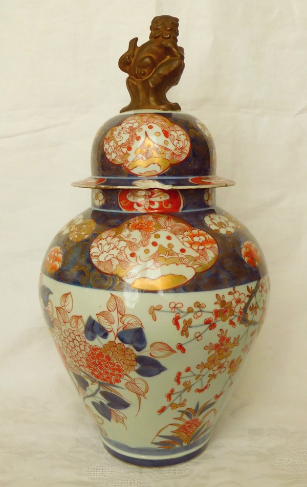 Grande potiche (pied de lampe) en porcelaine Imari fin XIXe bleue, rouge et or - 51cm