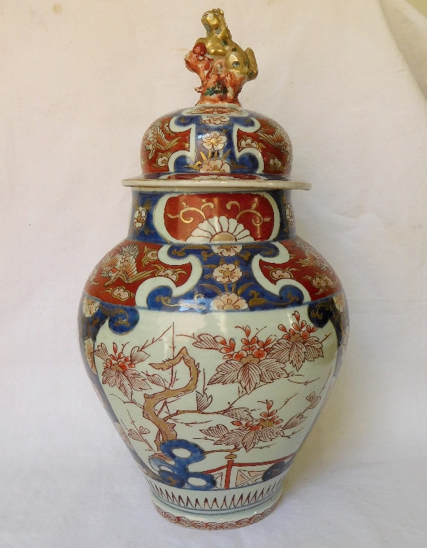 Grande potiche en porcelaine Imari fin XIXe bleue, rouge et or - 49cm