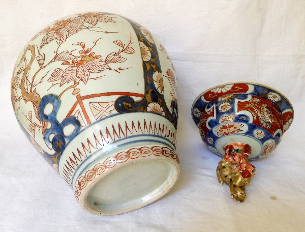 Grande potiche en porcelaine Imari fin XIXe bleue, rouge et or - 49cm