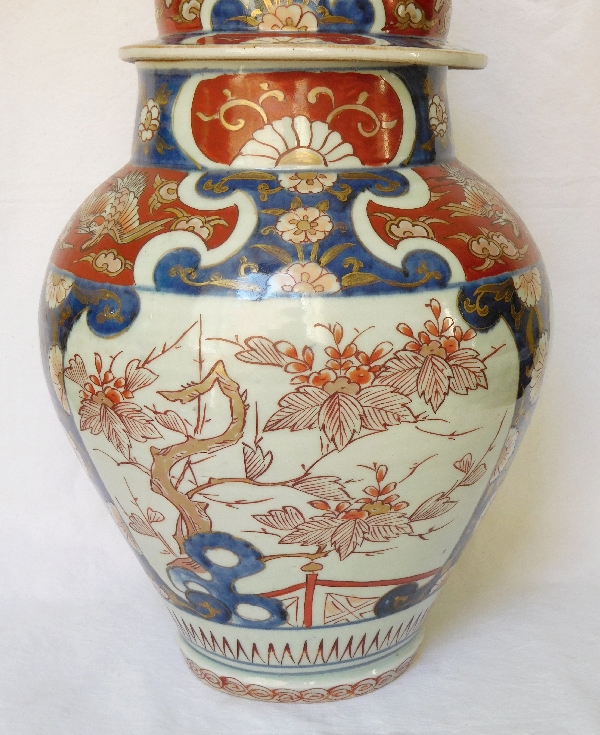 Tall Imari porcelain potiche, late 19th century - 49cm