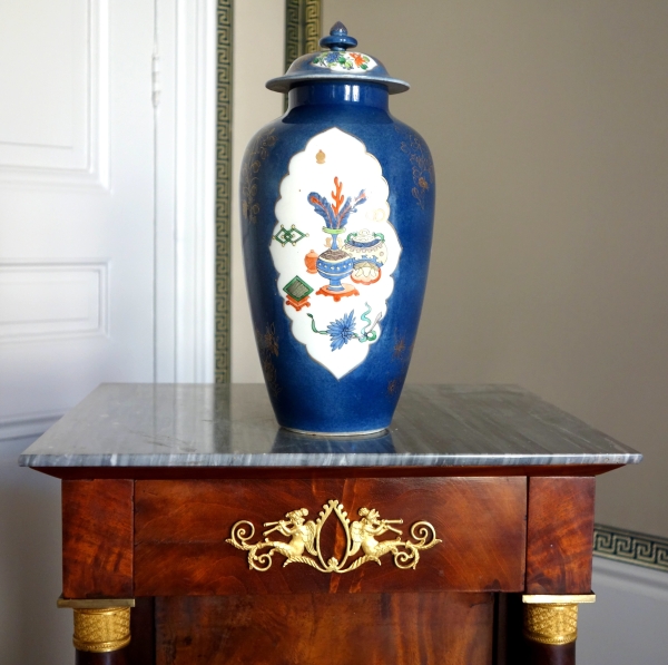 Potiche en porcelaine de Chine fond bleu - début XXe siècle - 29cm