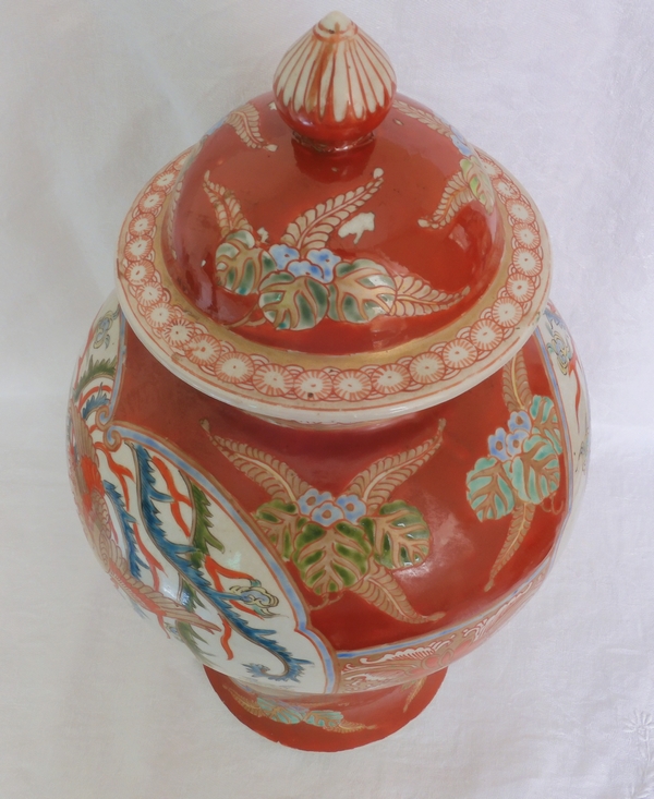 Grande potiche en porcelaine de Chine d'époque XIXe, décor au phoenix rouge et or