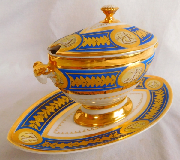 Manufacture Neppel : saucière en porcelaine bleue et or d'époque Empire - signée