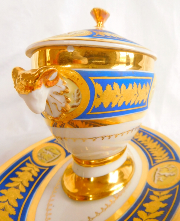 Manufacture Neppel : saucière en porcelaine bleue et or d'époque Empire - signée