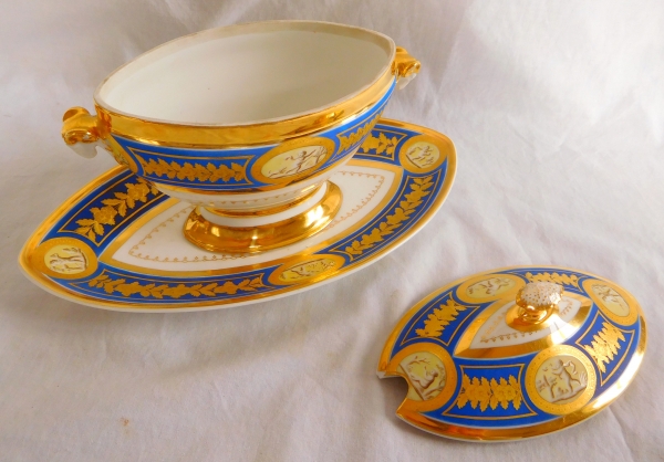 Manufacture Neppel : saucière en porcelaine bleue et or d'époque Empire - signée