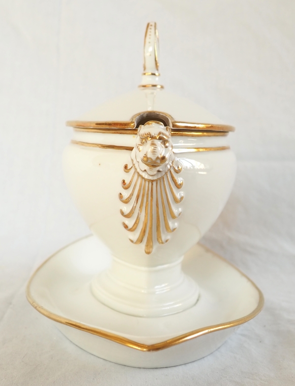 Nast : Empire porcelain gravy boat enhanced with fine gold - early 19th century