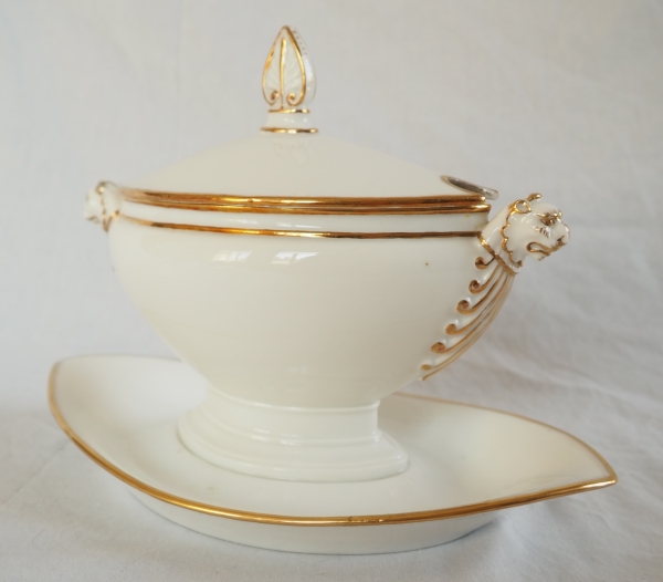 Nast : Empire porcelain gravy boat enhanced with fine gold - early 19th century