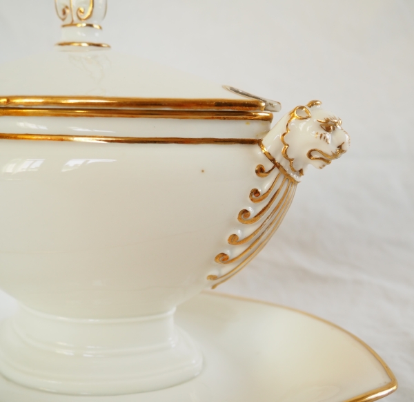 Nast : Empire porcelain gravy boat enhanced with fine gold - early 19th century