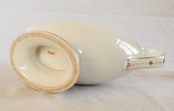 Nast : Empire porcelain gravy boat enhanced with fine gold - early 19th century