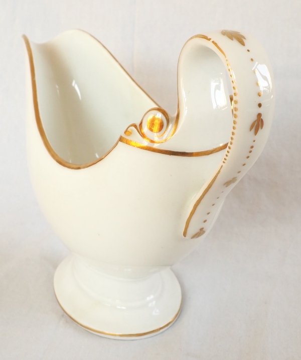 Nast : Empire porcelain gravy boat enhanced with fine gold - early 19th century