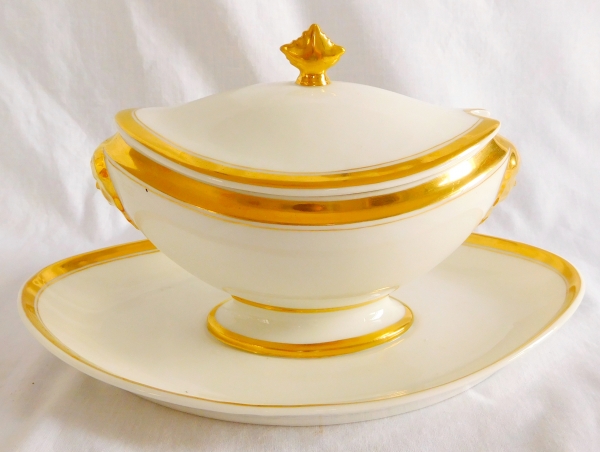 Empire Paris porcelain sauce boat enhanced with fine gold