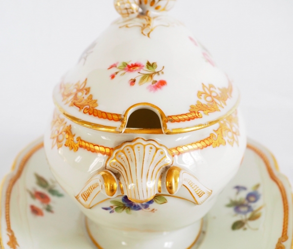 Paris porcelain sauce boat signed Lahoche & Pannier - l'Escalier de Cristal