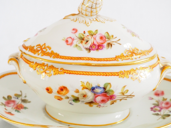 Paris porcelain sauce boat signed Lahoche & Pannier - l'Escalier de Cristal