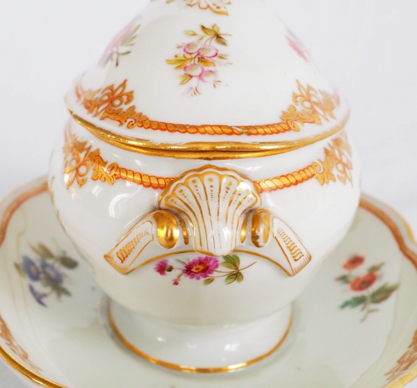 Paris porcelain sauce boat signed Lahoche & Pannier - l'Escalier de Cristal