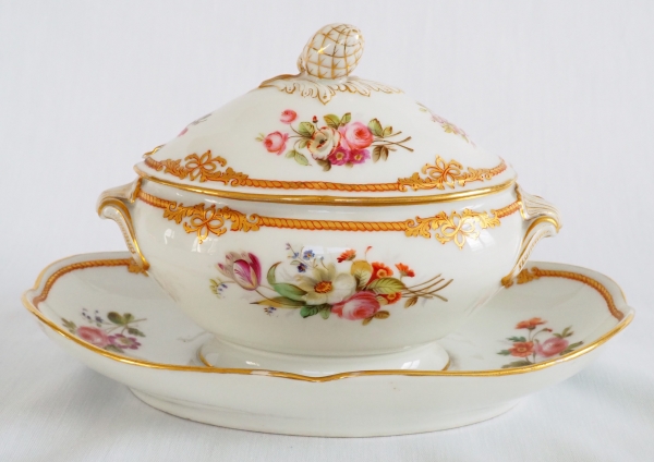 Paris porcelain sauce boat signed Lahoche & Pannier - l'Escalier de Cristal