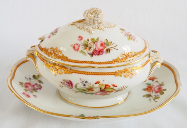 Paris porcelain sauce boat signed Lahoche & Pannier - l'Escalier de Cristal