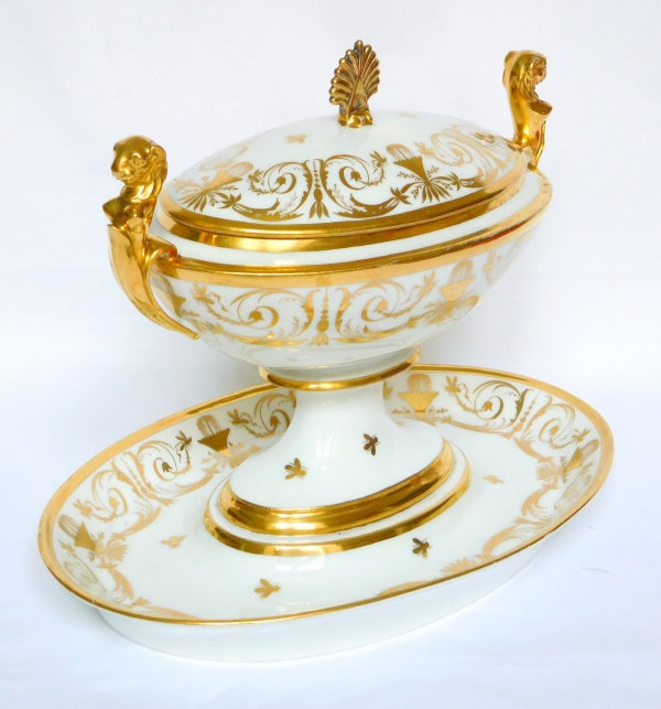 Manufacture de Locré - saucière d'époque Consulat ou Empire en porcelaine dorée