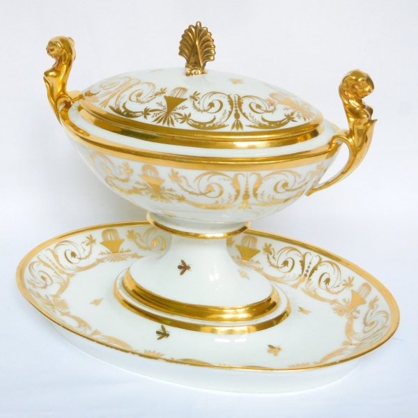 Manufacture de Locré - saucière d'époque Consulat ou Empire en porcelaine dorée