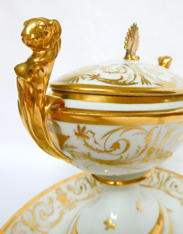 Manufacture de Locré - saucière d'époque Consulat ou Empire en porcelaine dorée