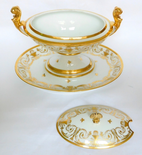 Manufacture de Locré - saucière d'époque Consulat ou Empire en porcelaine dorée