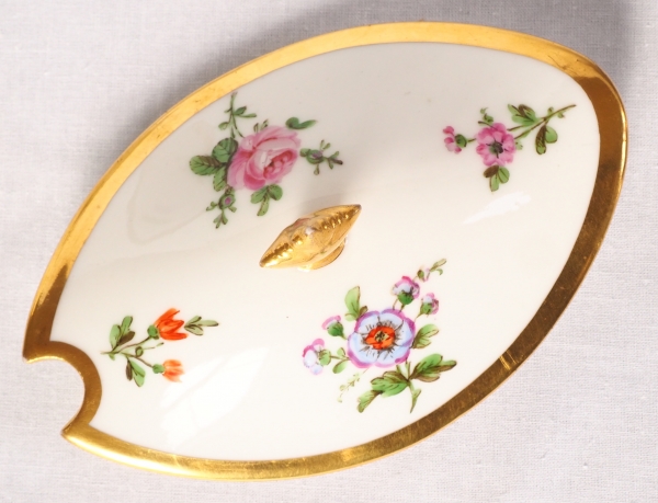 Manufacture Schoelcher : saucière ou sucrier Empire en porcelaine polychrome et or - signée