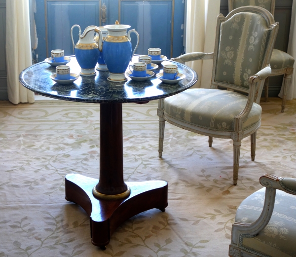 Service à café d'époque Empire en porcelaine de Paris bleue et or - 10 pièces