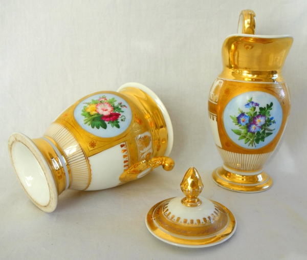 Service à café complet pour 8, porcelaine dorée florale, époque Empire Restauration - 12 pièces