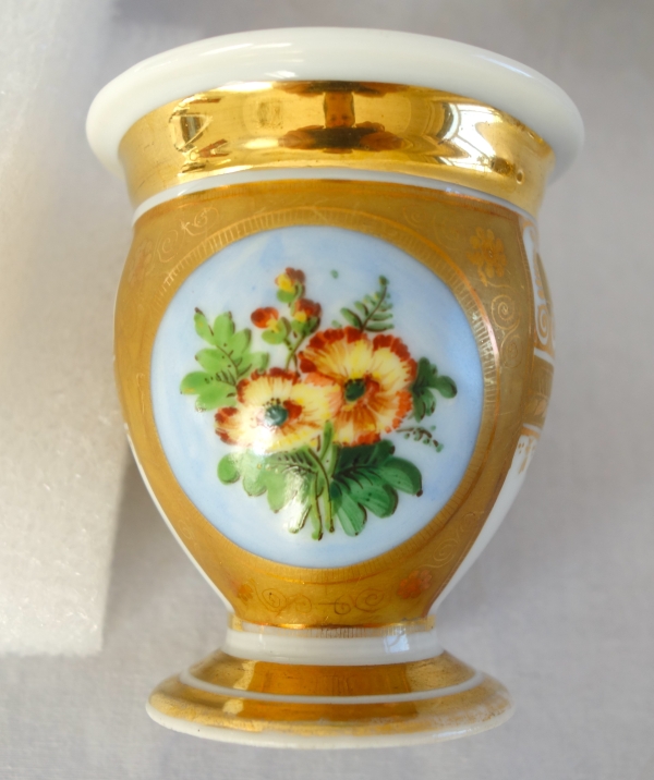 Service à café complet pour 8, porcelaine dorée florale, époque Empire Restauration - 12 pièces