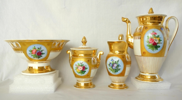 Service à café complet pour 8, porcelaine dorée florale, époque Empire Restauration - 12 pièces