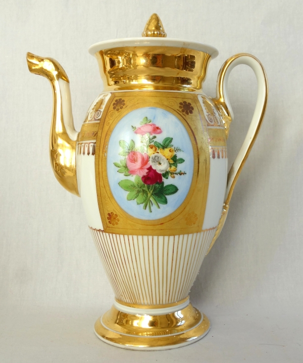 Service à café complet pour 8, porcelaine dorée florale, époque Empire Restauration - 12 pièces