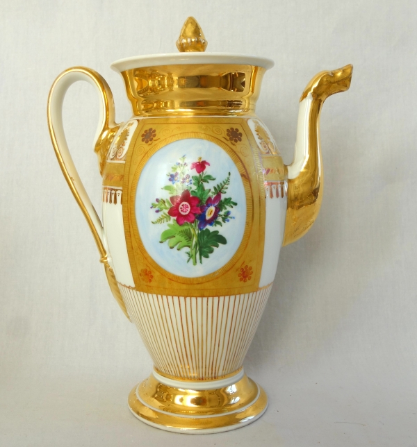Service à café complet pour 8, porcelaine dorée florale, époque Empire Restauration - 12 pièces