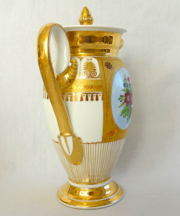 Service à café complet pour 8, porcelaine dorée florale, époque Empire Restauration - 12 pièces