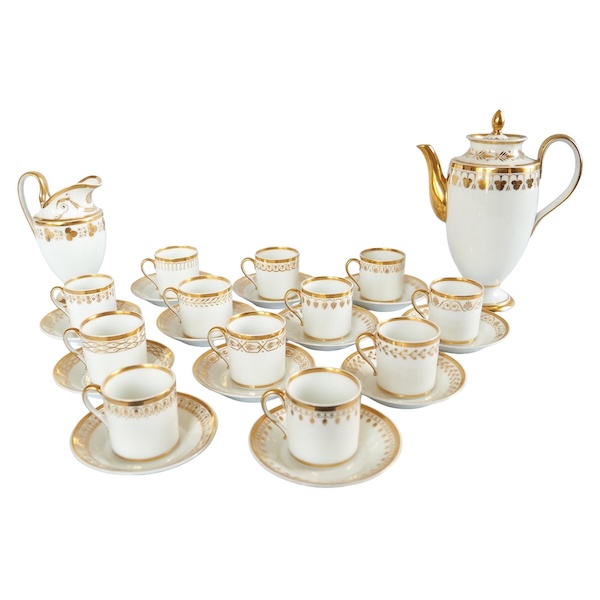 Nast : Empire Paris porcelain coffee set for 12 guests enhanced with fine gold - early 19th century