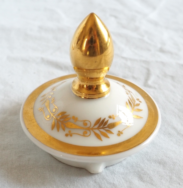 Nast : Empire Paris porcelain coffee set for 12 guests enhanced with fine gold - early 19th century