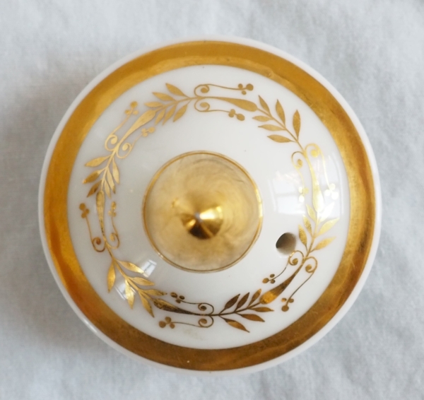 Nast : Empire Paris porcelain coffee set for 12 guests enhanced with fine gold - early 19th century
