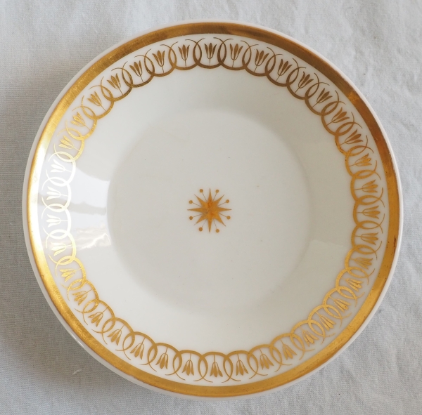 Nast : Empire Paris porcelain coffee set for 12 guests enhanced with fine gold - early 19th century