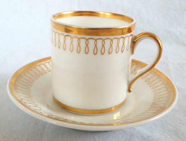 Nast : Empire Paris porcelain coffee set for 12 guests enhanced with fine gold - early 19th century