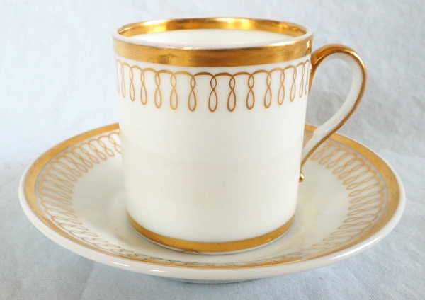 Nast : Empire Paris porcelain coffee set for 12 guests enhanced with fine gold - early 19th century