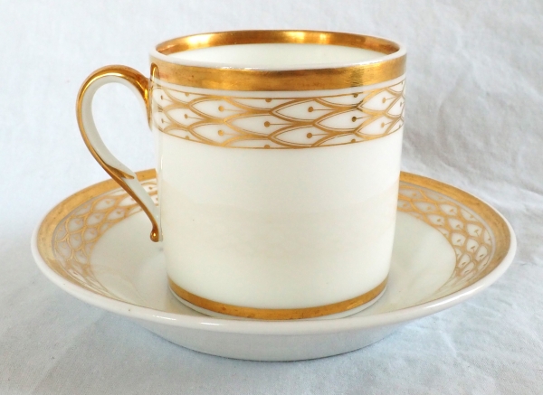 Nast : Empire Paris porcelain coffee set for 12 guests enhanced with fine gold - early 19th century