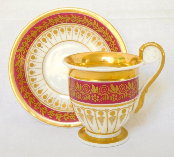 Service à café Empire en porcelaine de Paris dorée, 15 pièces, époque XIXe siècle