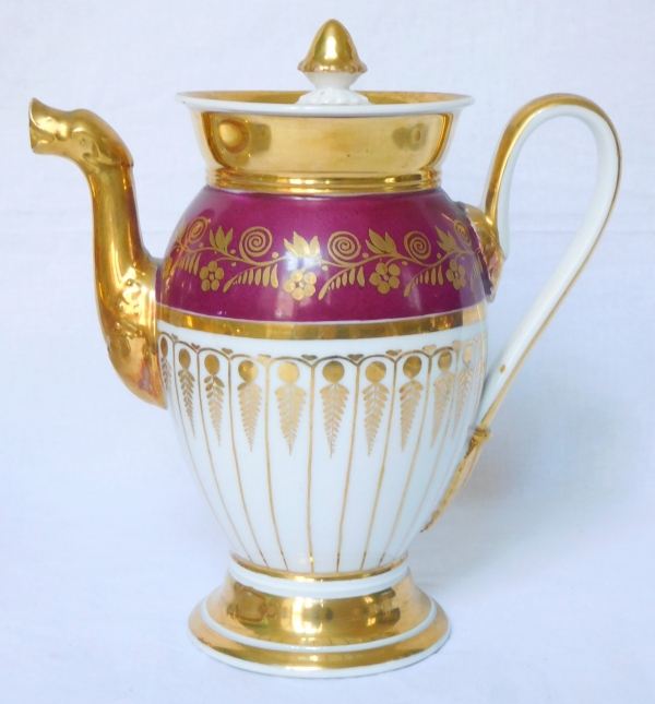 Service à café Empire en porcelaine de Paris dorée, 15 pièces, époque XIXe siècle