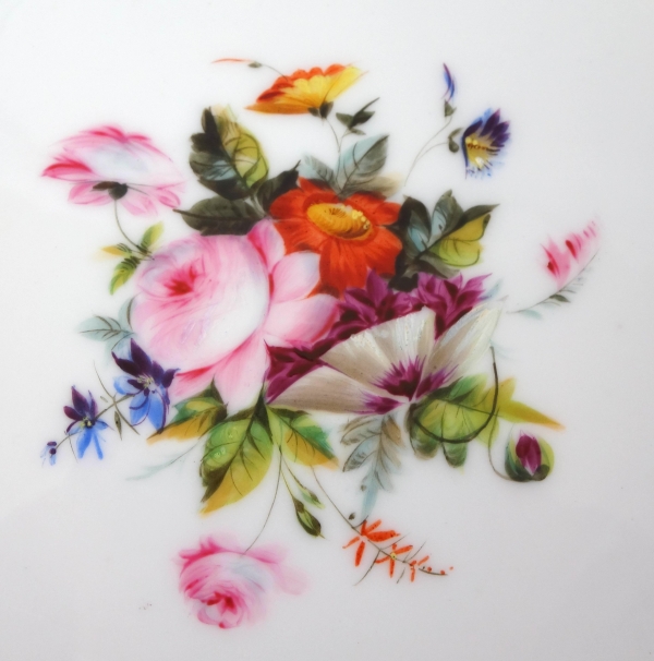 Service à dessert : 12 assiettes et 4 plats en porcelaine de Paris à décor fleuri - vers 1840
