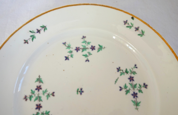 Service de table en porcelaine de Paris XVIIIe aux Barbeaux - 58 pièces - marque de château