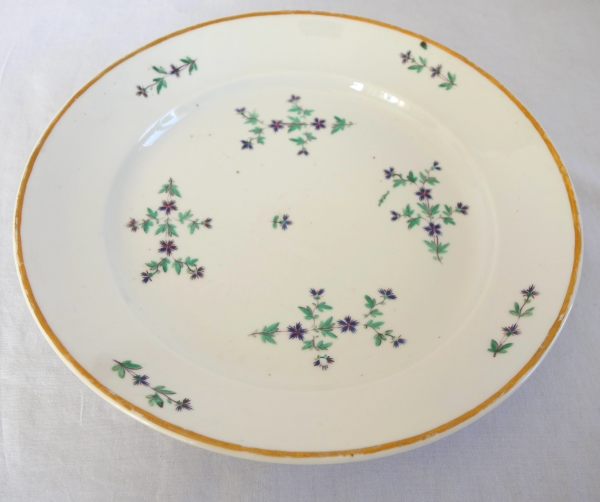 Service de table en porcelaine de Paris XVIIIe aux Barbeaux - 58 pièces - marque de château