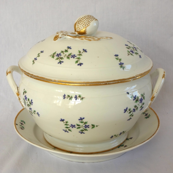 Service de table en porcelaine de Paris XVIIIe aux Barbeaux - 58 pièces - marque de château